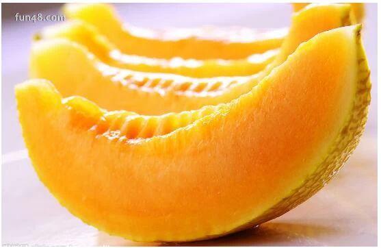 吃哈密瓜肚皮胀气,哈密瓜美食背后的肚皮胀气之谜