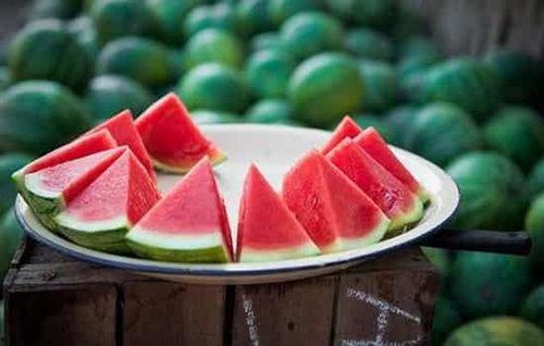 产后可以吃密瓜吗,产后适宜食用密瓜的饮食建议